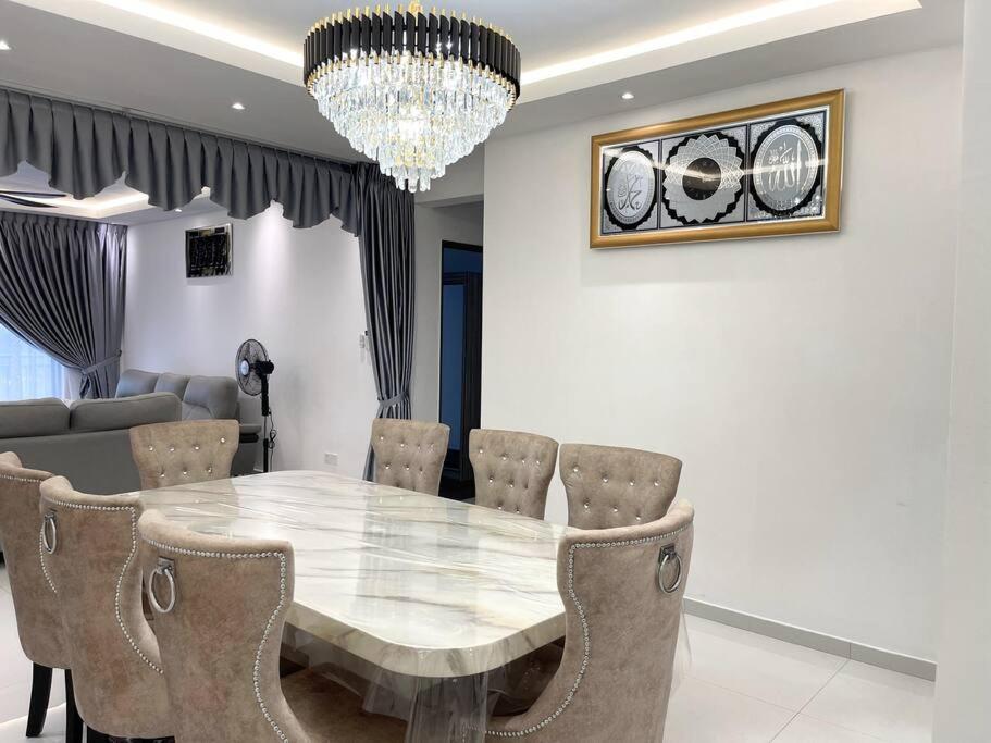 Modern Family 4bed3bath * Johor Bahru